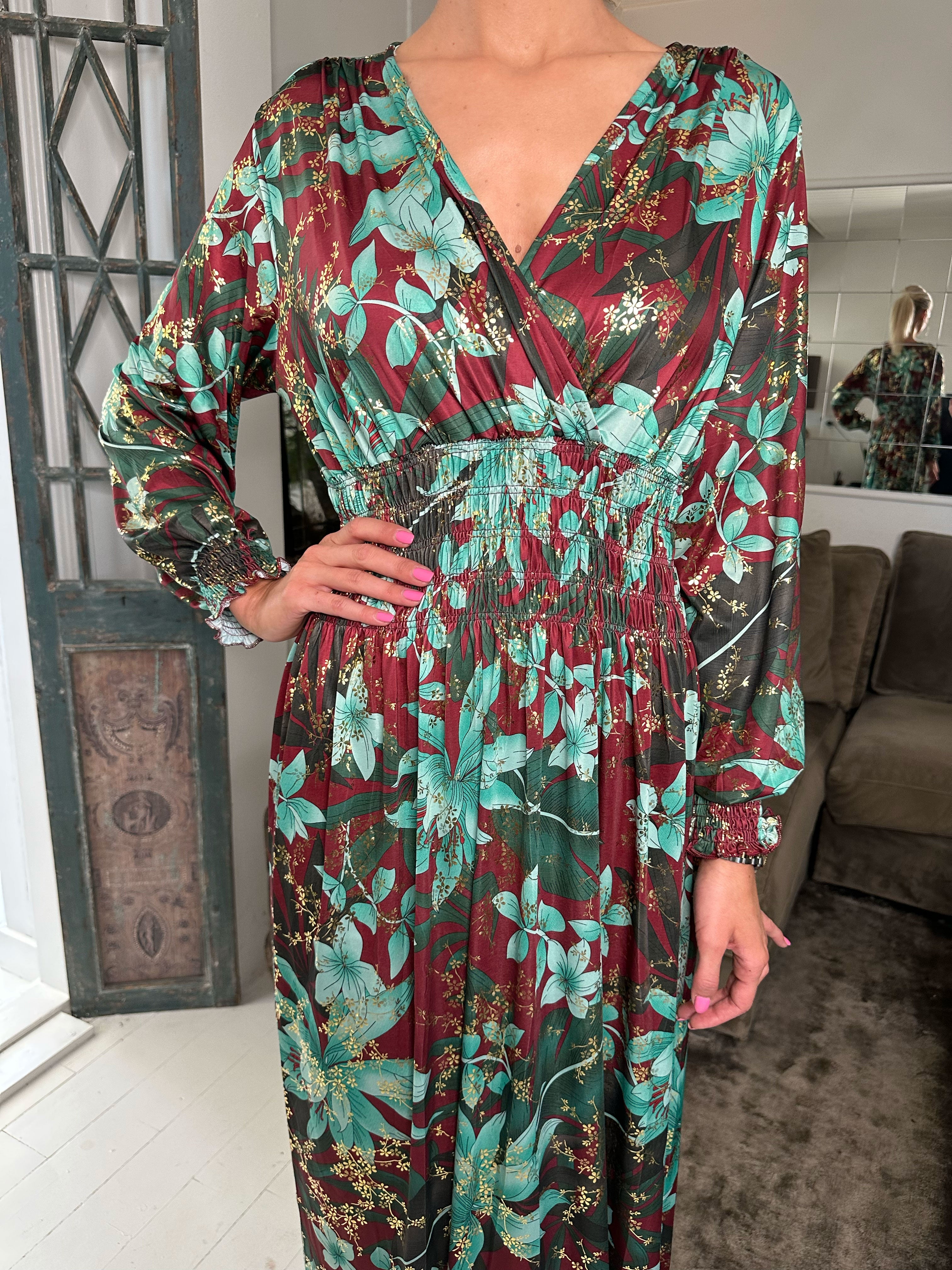 Pams L/S - Lang elastisk kjole i krølfrit stof med lange ærmer